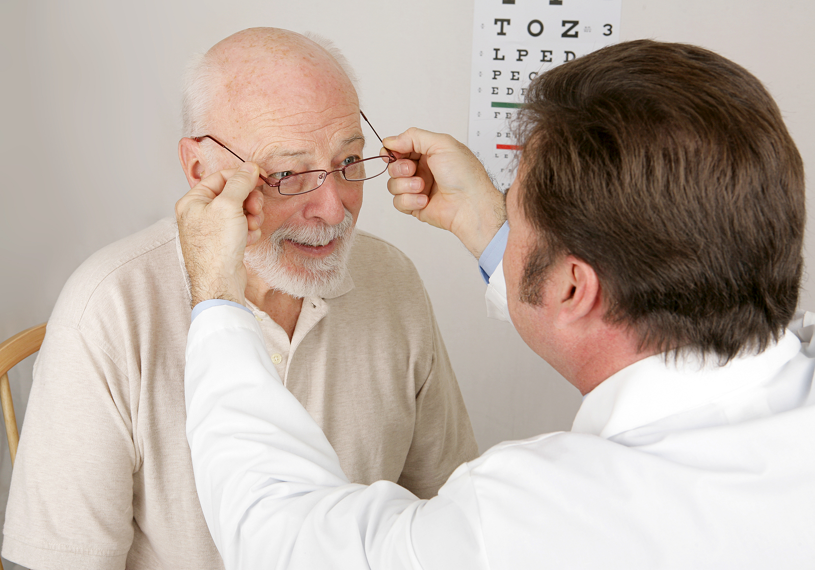 Home Care in Glendale Heights IL: Senior Eye Exam